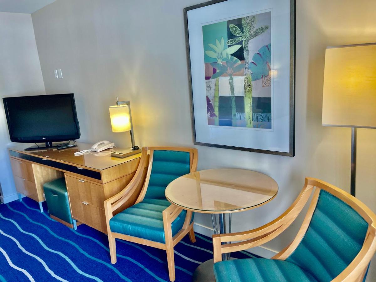 Studio Apartment at Ala Moana Hotel by AirPads