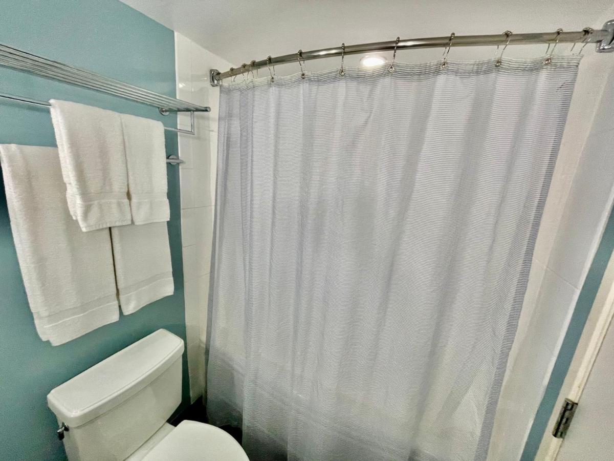 Studio Apartment at Ala Moana Hotel by AirPads