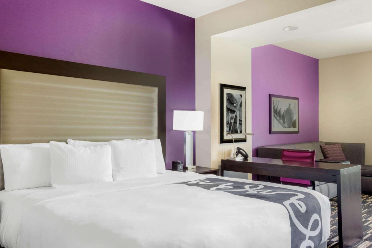 Executive King Room at La Quinta Inn & Suites by Wyndham McAllen Convention Center