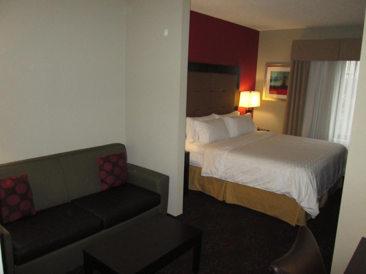 King Suite - Non-Smoking at Holiday Inn Express Cloverdale - (Greencastle) by IHG