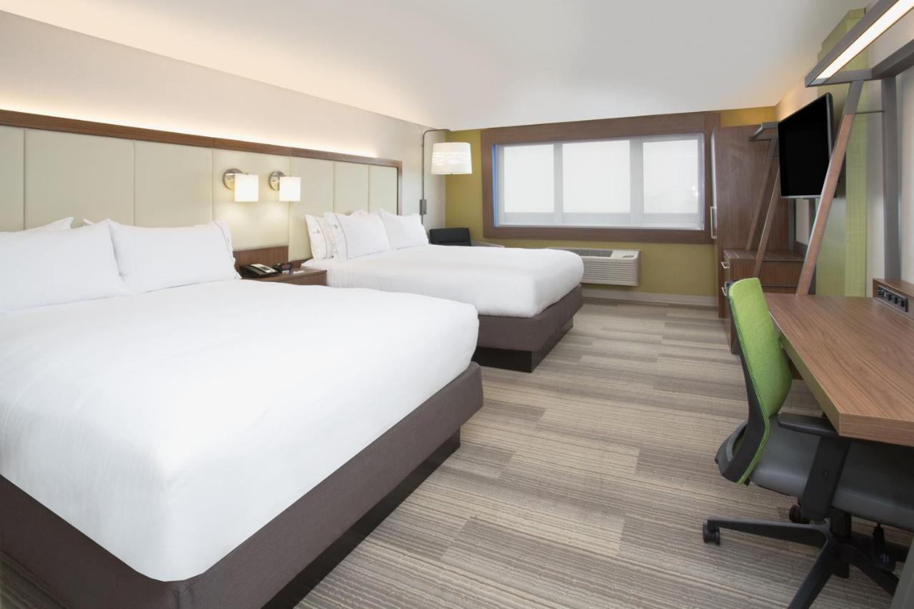 Queen Room with Two Queen Beds at Holiday Inn Express & Suites Van Horn by IHG