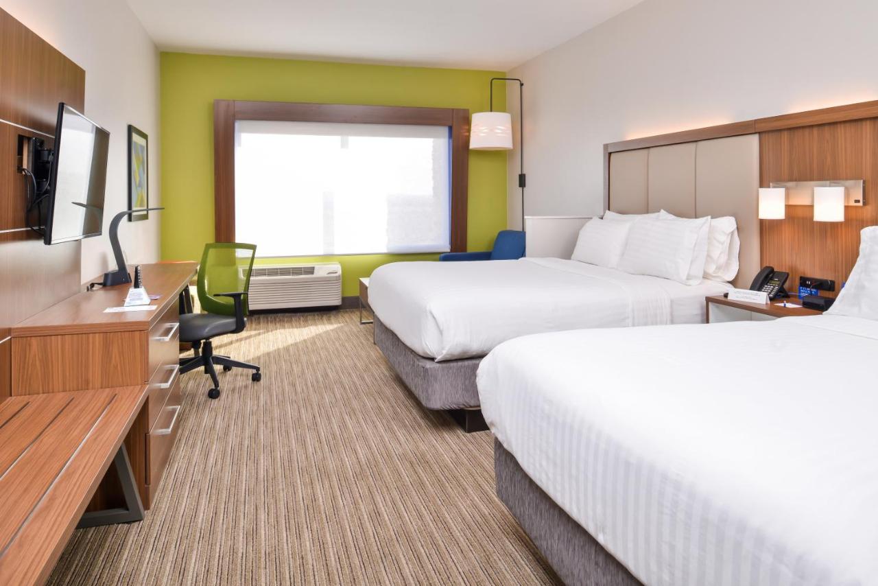 Queen Room with Two Queen Beds at Holiday Inn Express & Suites Van Horn by IHG
