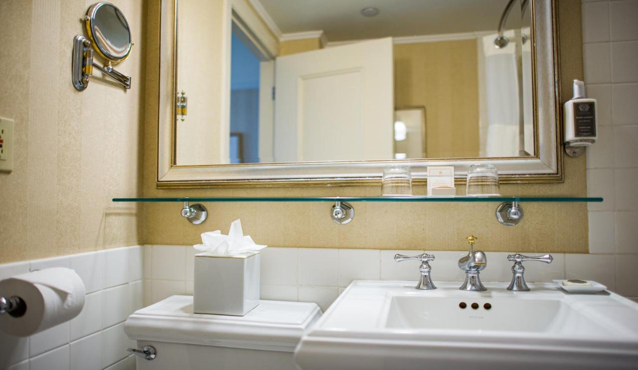 Corner Queen Suite at Mayflower Park Hotel