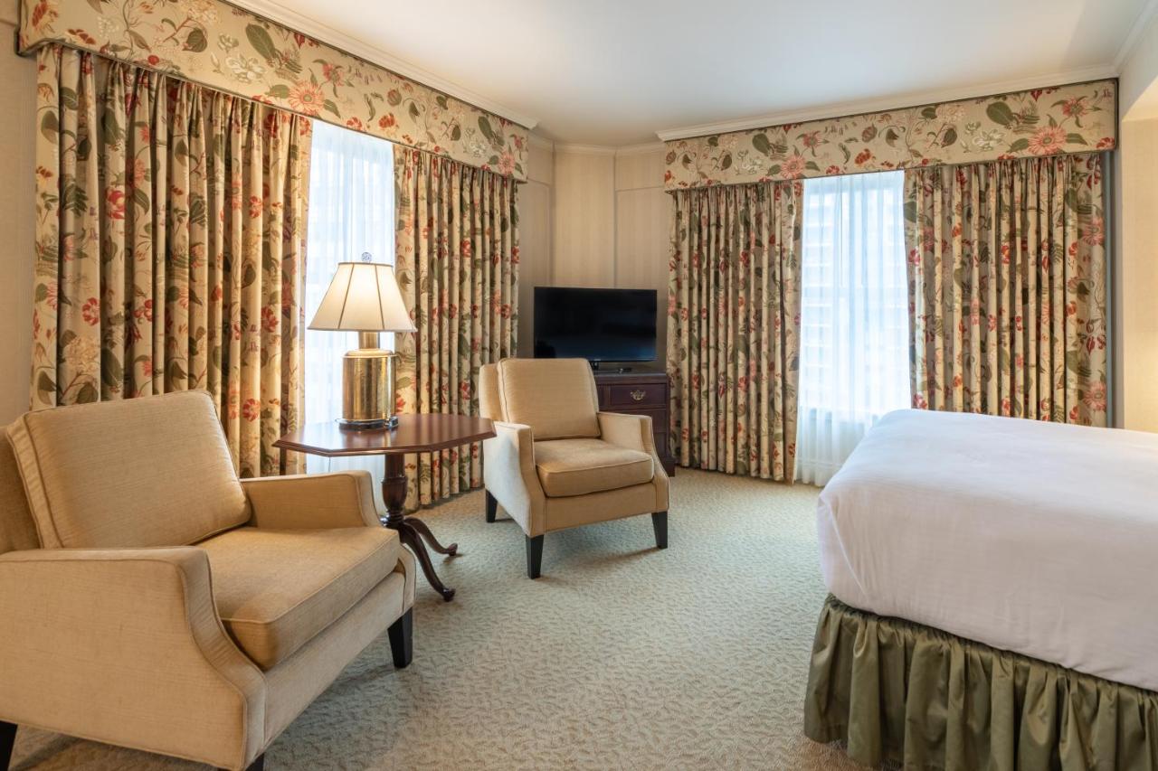 Deluxe Queen Room at Mayflower Park Hotel