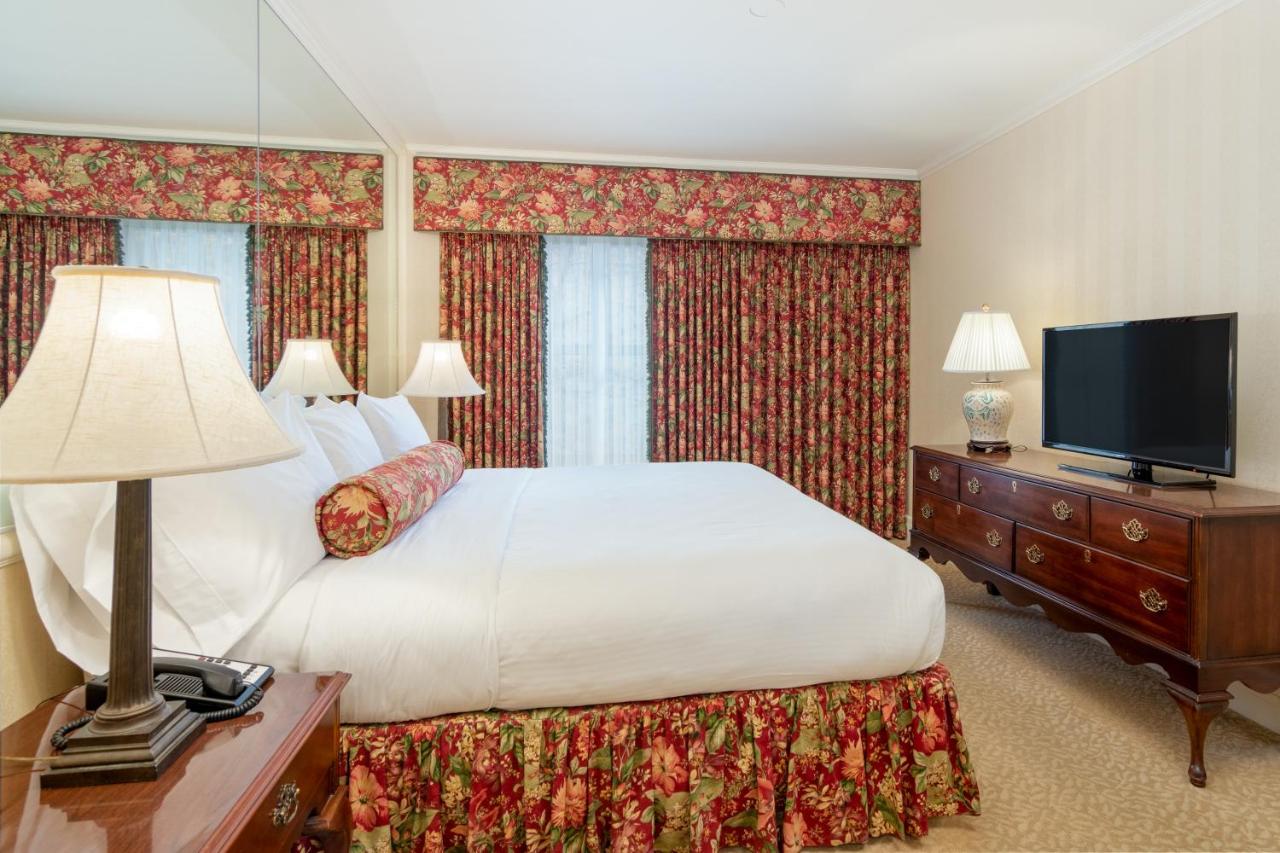 King Suite at Mayflower Park Hotel