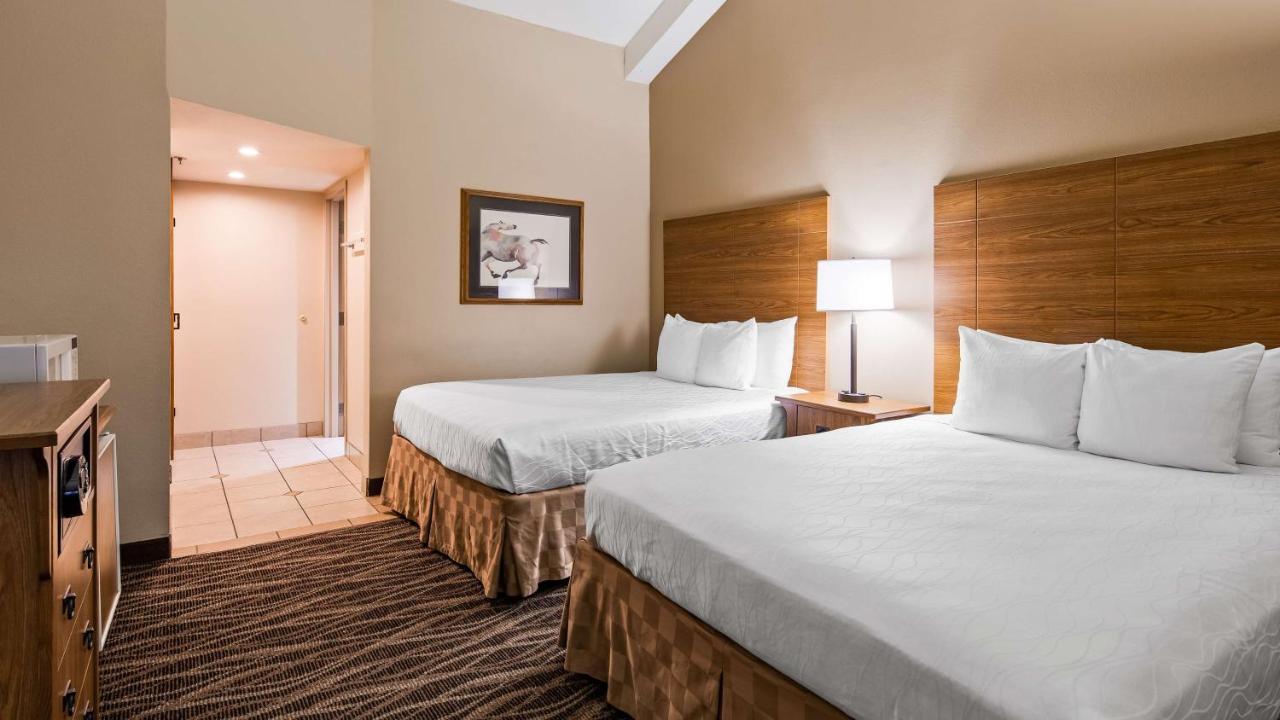 Executive Queen Suite - Non Smoking at Best Western Plus Saddleback Inn & Conference Center