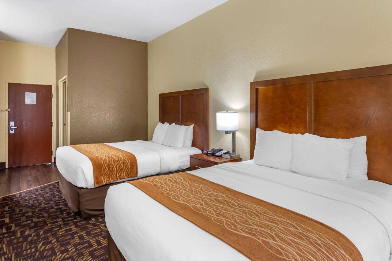 Queen Room with Two Queen Beds at Comfort Inn & Suites North Aurora - Naperville