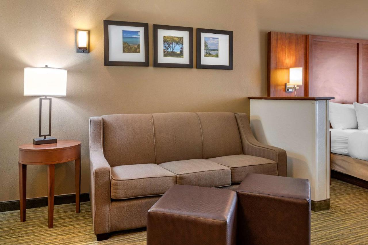 King Suite - Accessible/Non-Smoking at Comfort Suites Elkhart North