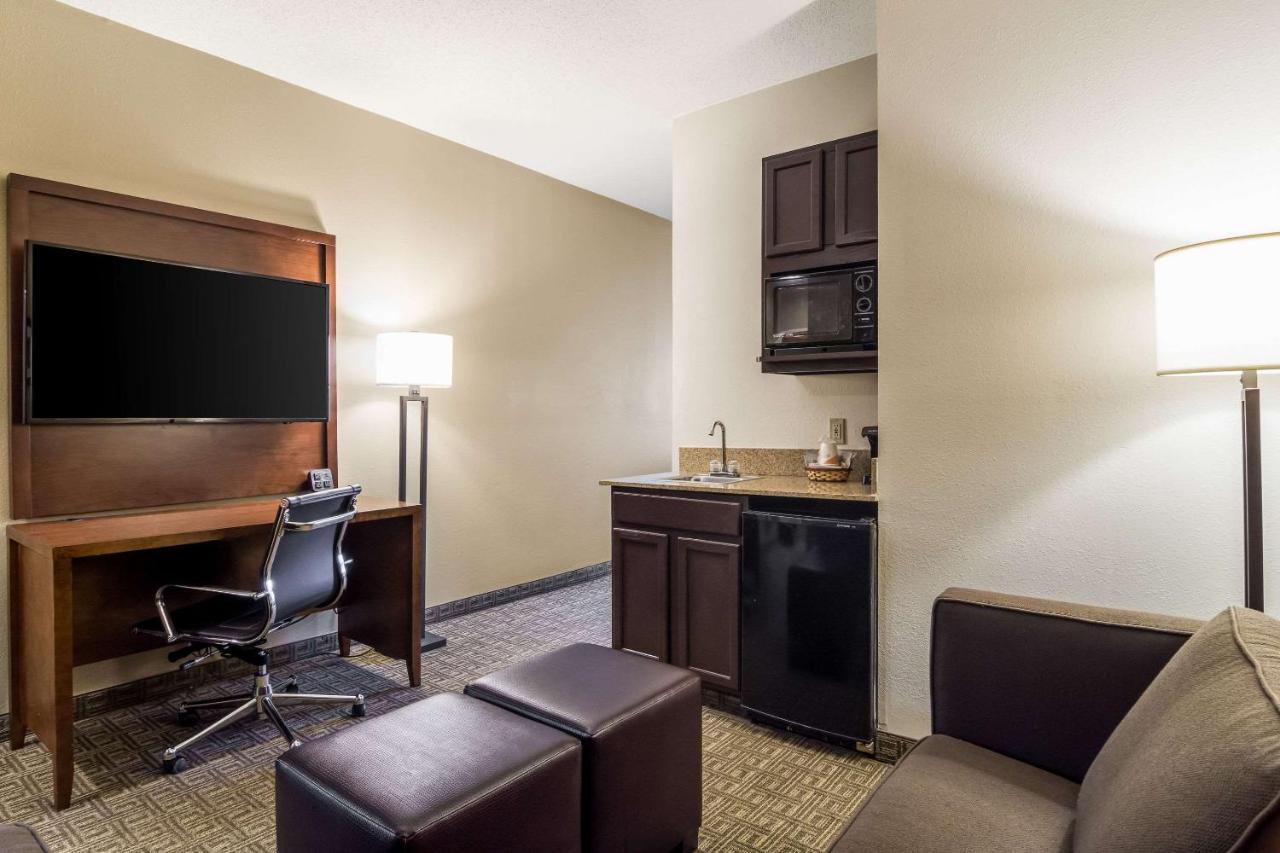 Queen Suite with Two Queen Beds - Non-Smoking at Comfort Suites