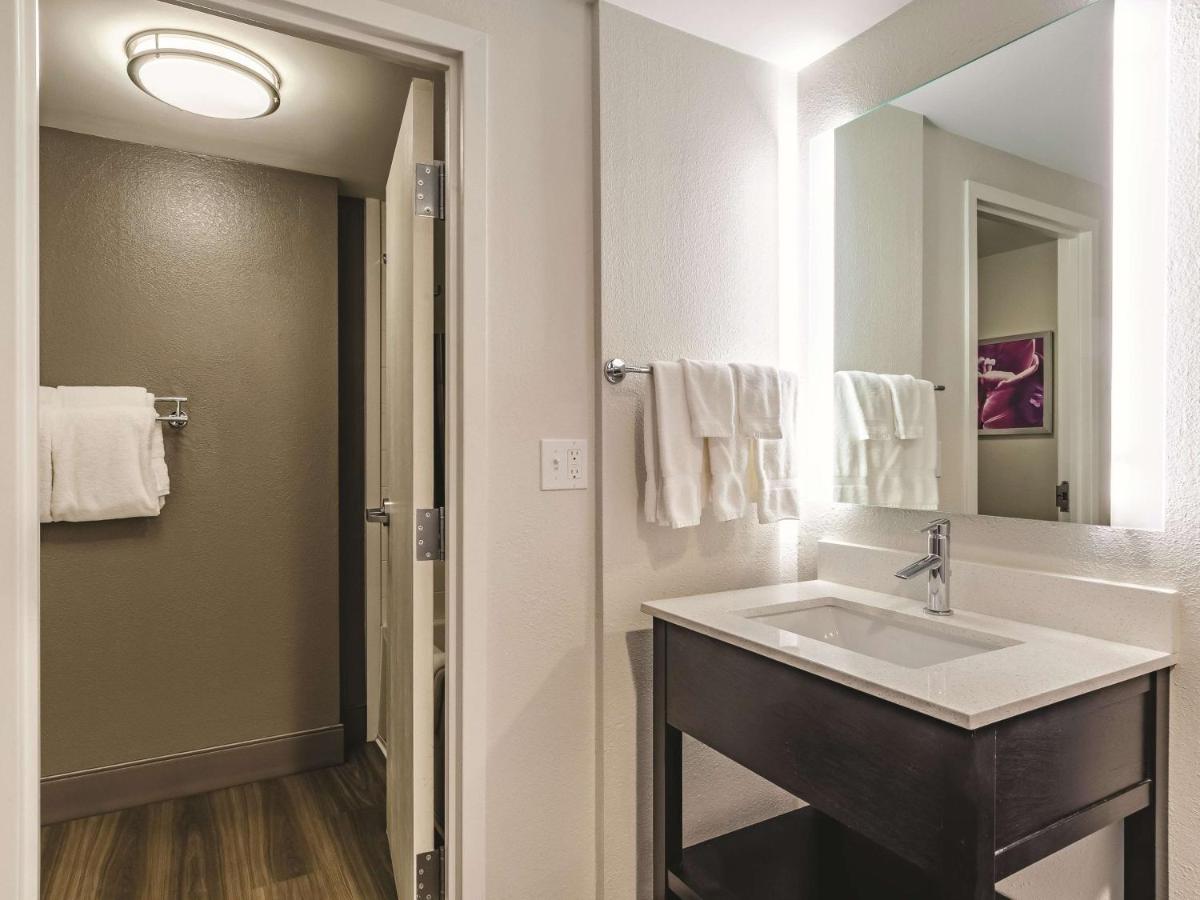 King Suite - Non-Smoking at La Quinta Inn & Suites by Wyndham Warwick Providence Airport