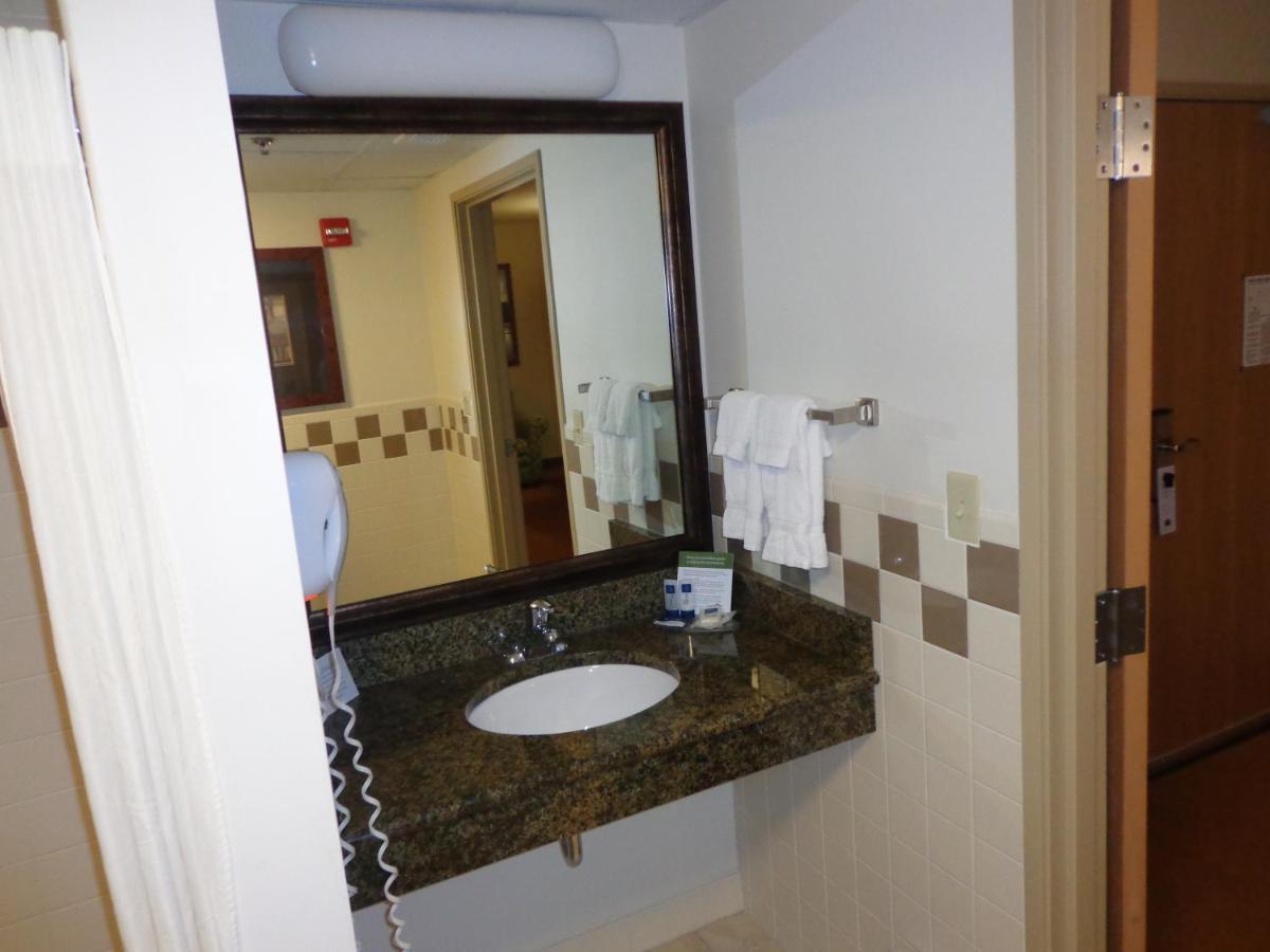 Queen Room with Two Queen Beds - Non-Smoking at AmericInn by Wyndham Fort Pierre - Conference Center
