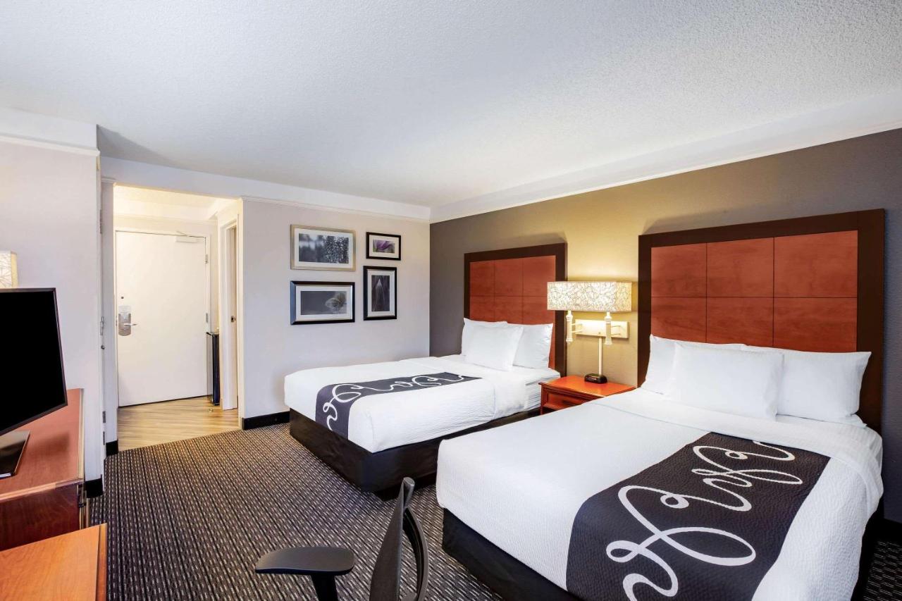 Deluxe Double Room with Two Double Beds at La Quinta Inn & Suites by Wyndham Houston Baytown East