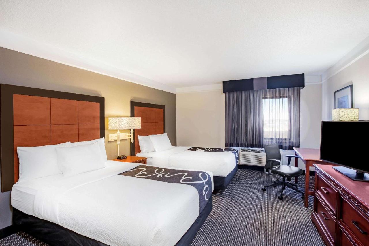 Deluxe Double Room with Two Double Beds at La Quinta Inn & Suites by Wyndham Houston Baytown East