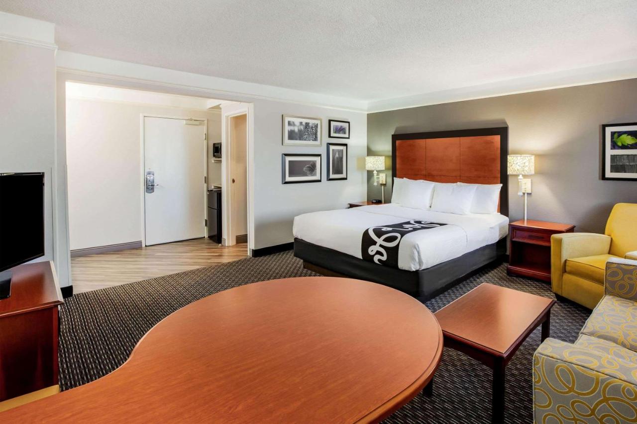 King Suite with Sofa Bed - Non-Smoking at La Quinta Inn & Suites by Wyndham Houston Baytown East