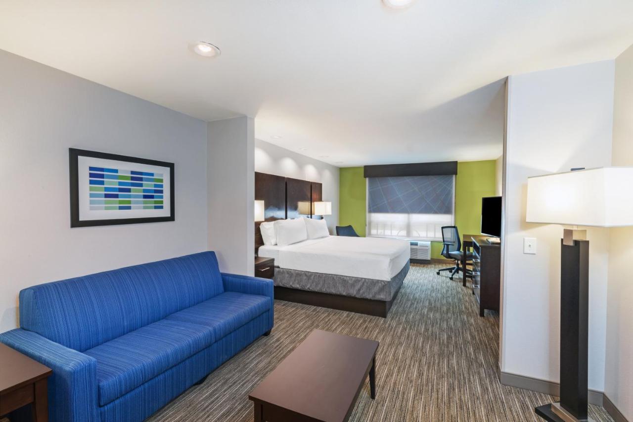 King Suite at Holiday Inn Express & Suites Austin NW - Lakeway by IHG