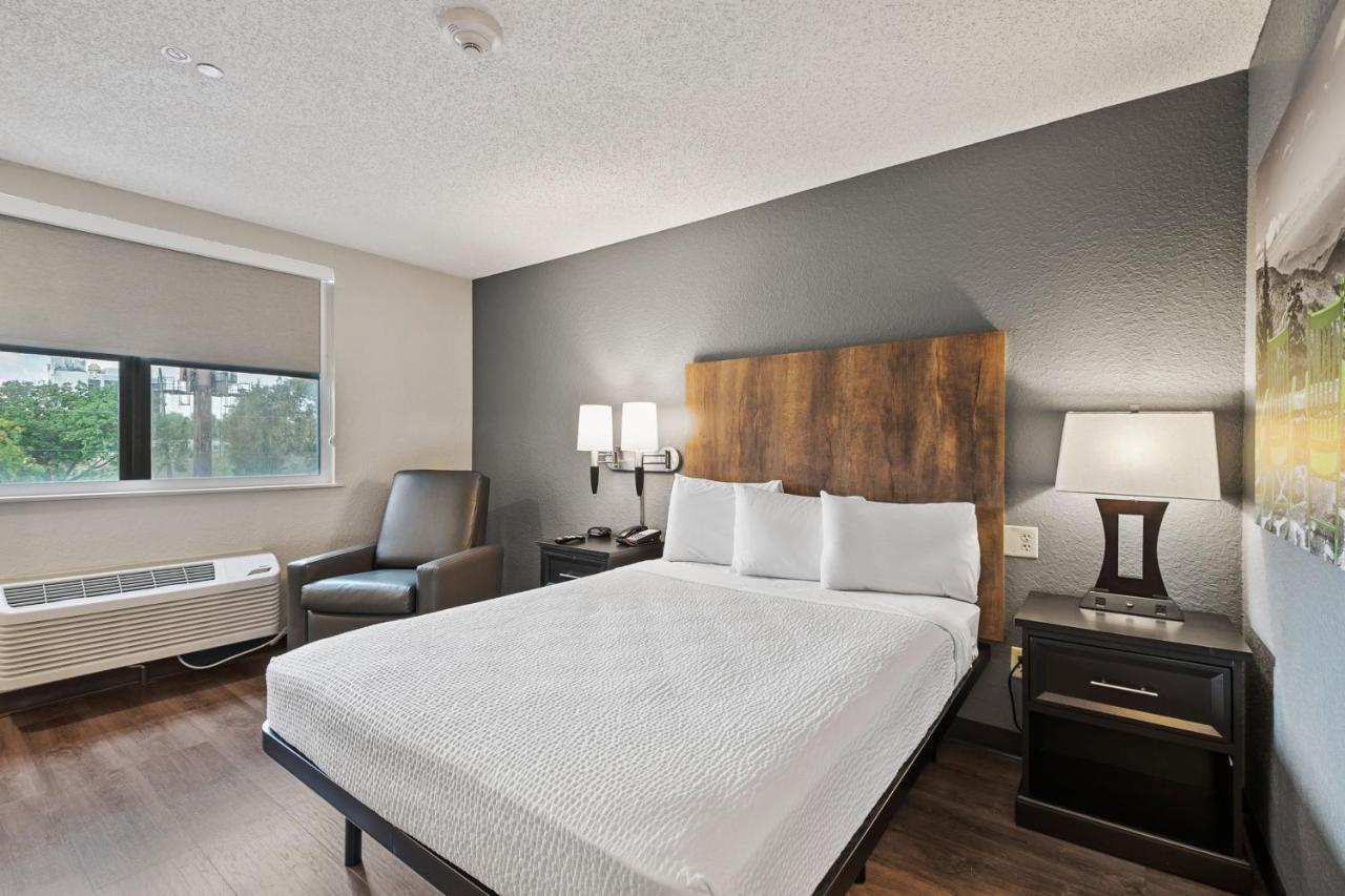 Queen Studio - Non-Smoking at Extended Stay America Premier Suites Miami Downtown Brickell