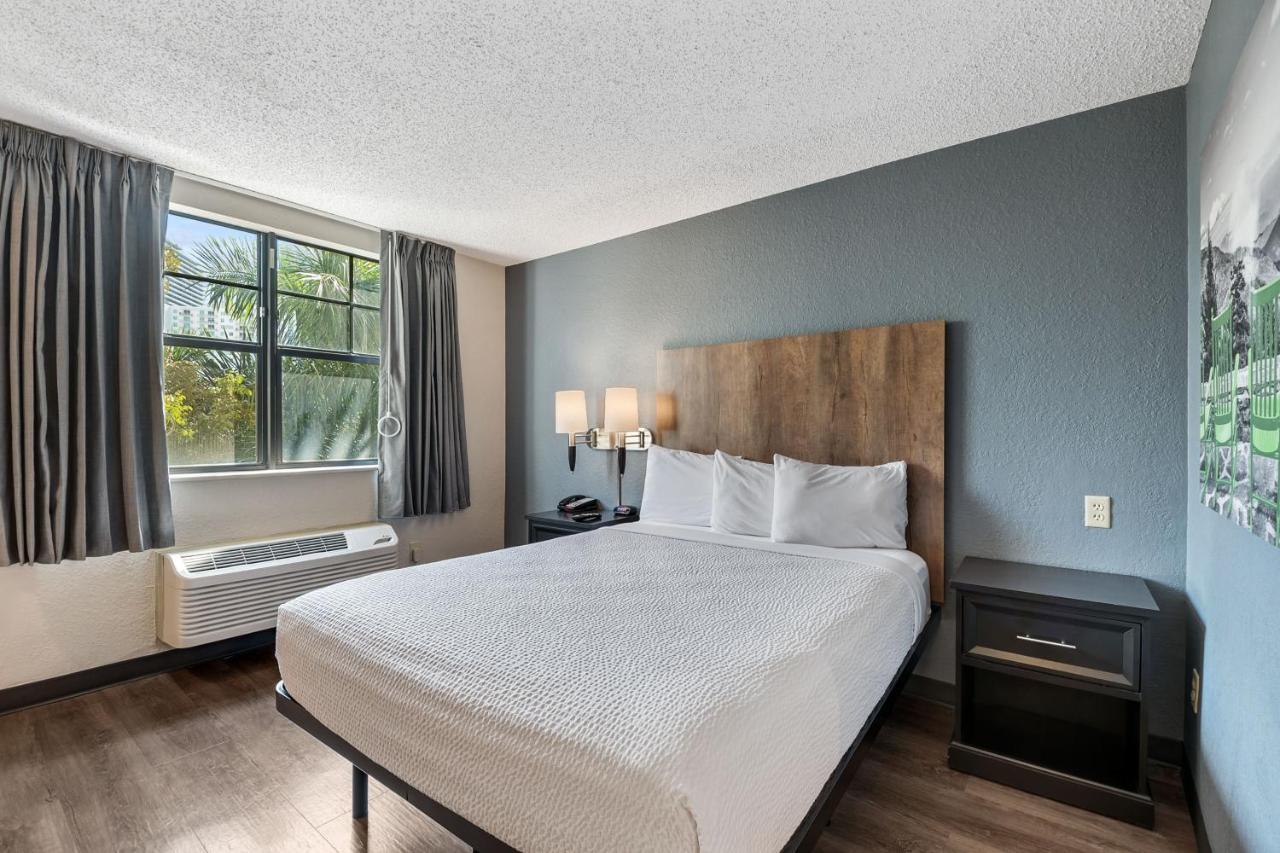Queen studio with 1 Queen Bed - Disability Access/Non-Smoking at Extended Stay America Premier Suites Miami Downtown Brickell