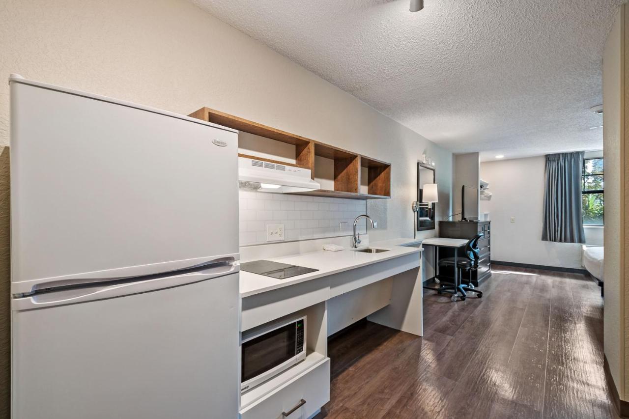 Queen studio with 1 Queen Bed - Disability Access/Non-Smoking at Extended Stay America Premier Suites Miami Downtown Brickell