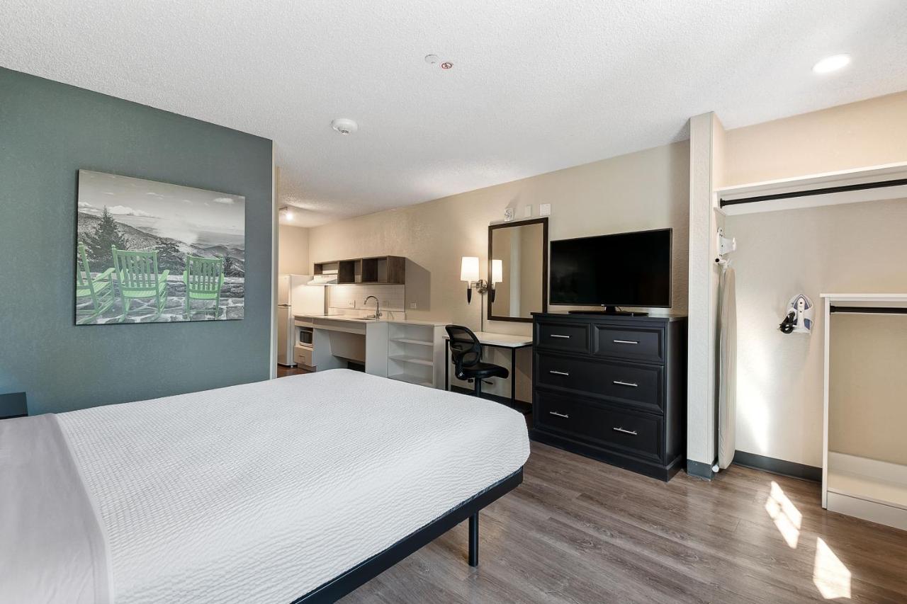 Queen studio with 1 Queen Bed - Disability Access/Non-Smoking at Extended Stay America Premier Suites Miami Downtown Brickell