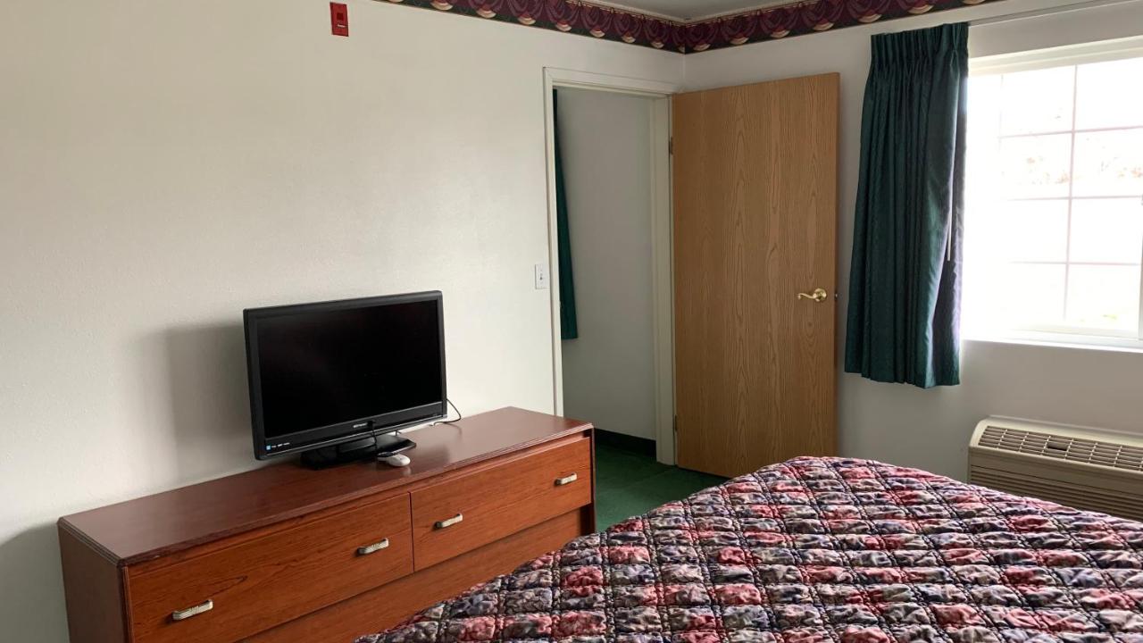 King Studio with Sofa Bed at Fairbridge Inn & Suites, Miles City