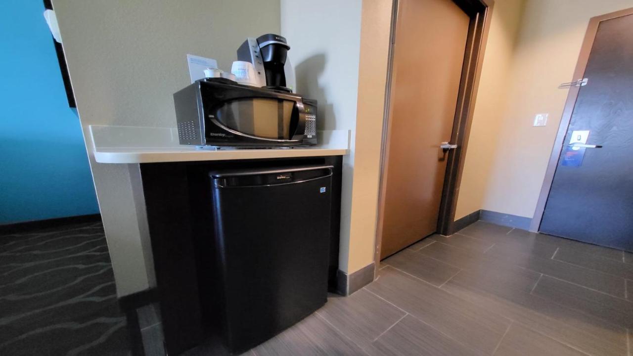 Suite - Hearing Accessible at Holiday Inn Express & Suites Cuero by IHG
