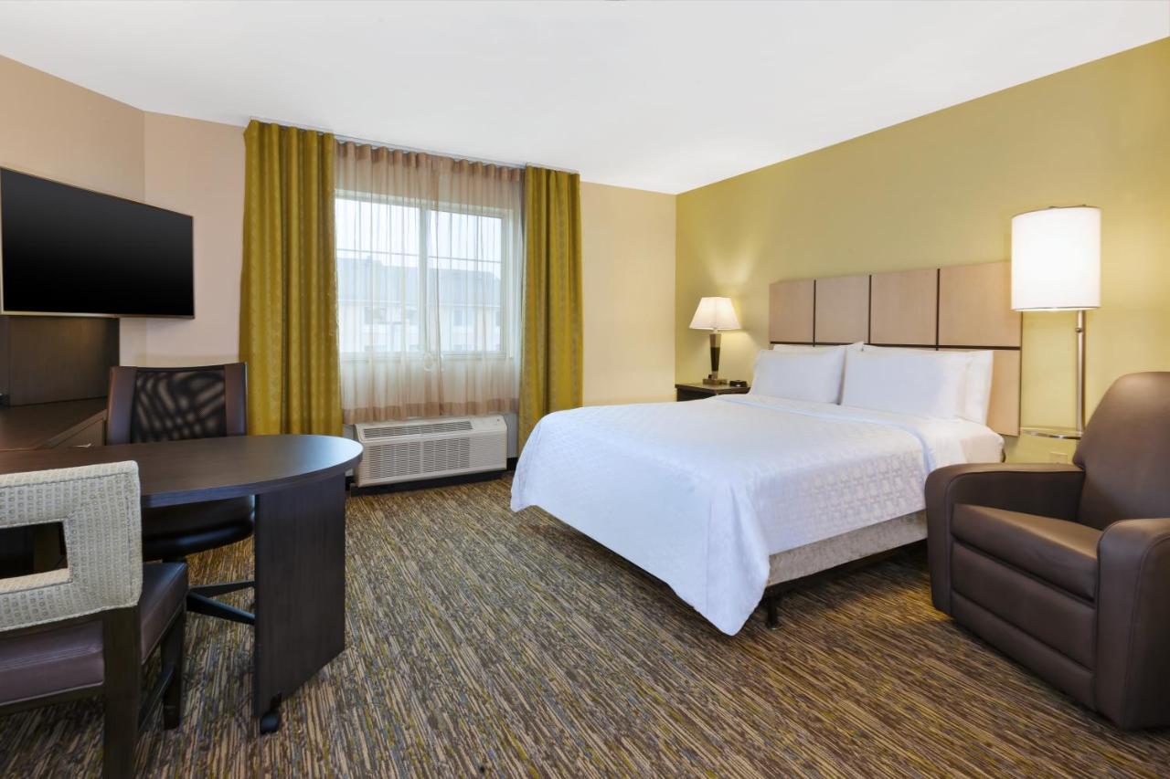 Room Selected at Check-In at Candlewood Suites Washington North, an IHG Hotel