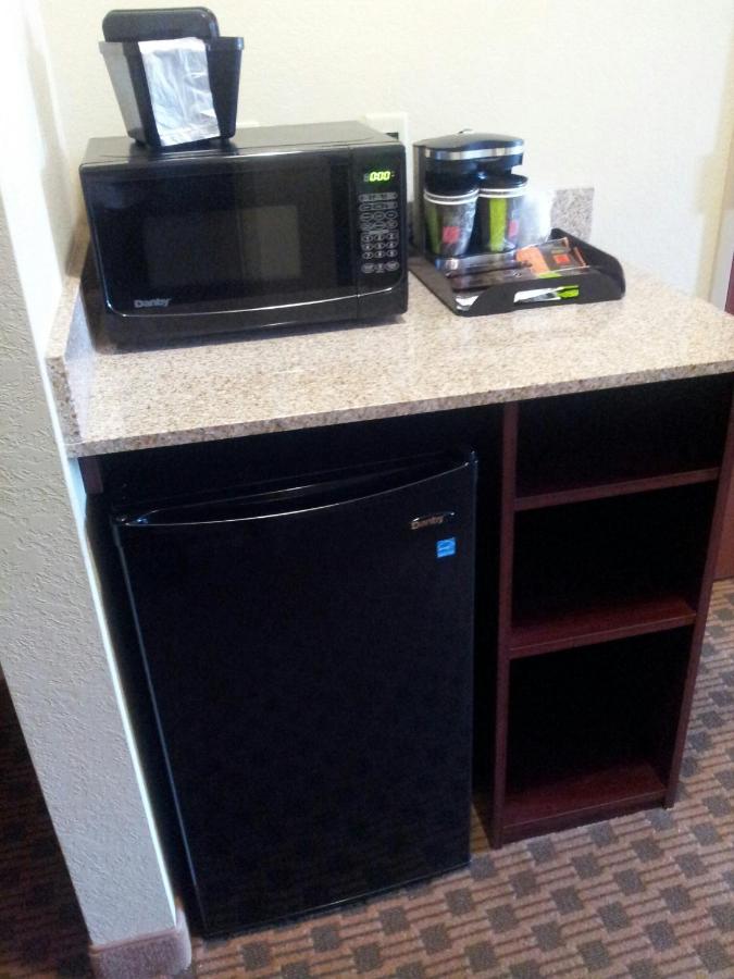 King Room - Non-Smoking at Cobblestone Inn & Suites - Hartington