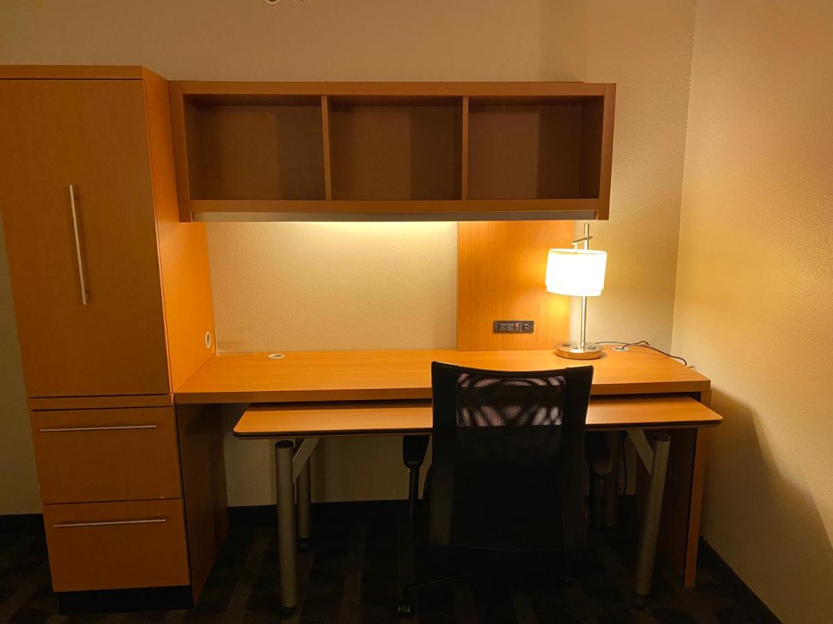 Queen Suite - Non Smoking at MainStay Suites Middleburg Heights Cleveland Airport