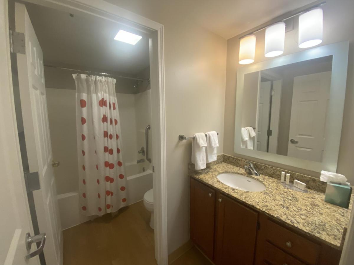 Queen Suite with Two Queen Beds - Non Smoking at MainStay Suites Middleburg Heights Cleveland Airport