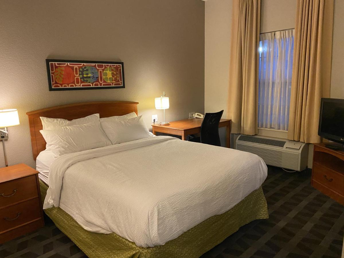 Queen Suite with Two Queen Beds - Non Smoking at MainStay Suites Middleburg Heights Cleveland Airport