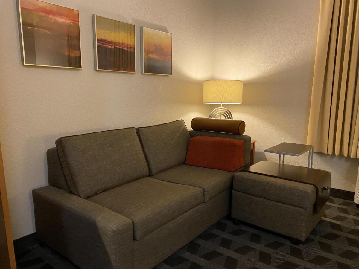 Queen Suite - Non Smoking at MainStay Suites Middleburg Heights Cleveland Airport