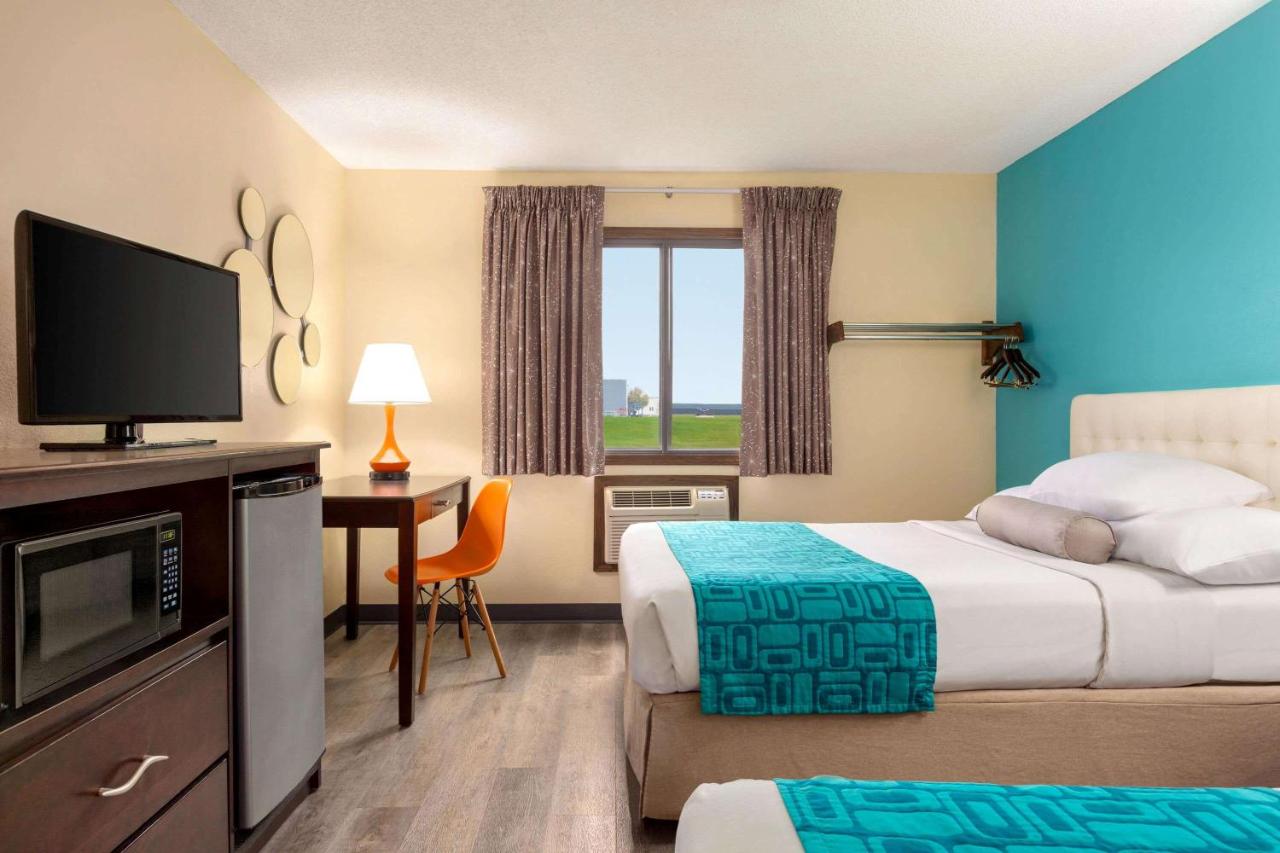 Queen Room with Two Queen Beds - Non-Smoking at Howard Johnson by Wyndham Waterloo/Cedar Falls
