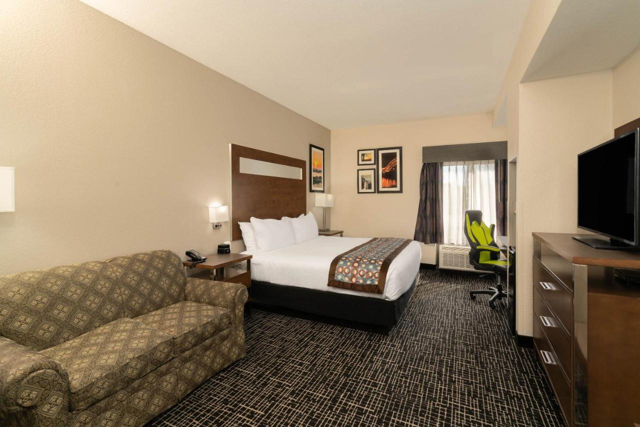 King Room - Mobility Access/Non-Smoking at Wingate by Wyndham Memphis East
