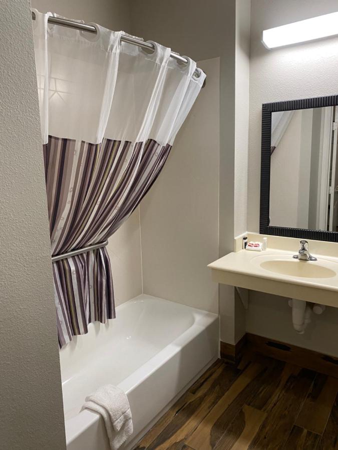 King Room with Bath Tub - Mobility/Hearing Accessible - Non-Smoking at La Quinta Inn & Suites by Wyndham Columbus TX