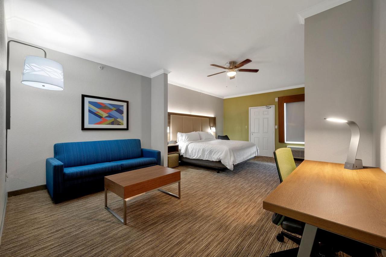 King Suite with Sofa Bed at Holiday Inn Express & Suites Lufkin South by IHG