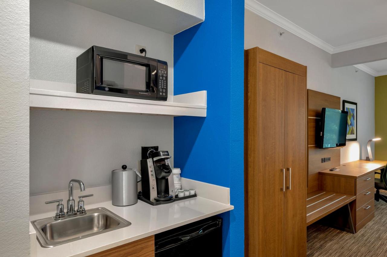 Suite at Holiday Inn Express & Suites Lufkin South by IHG