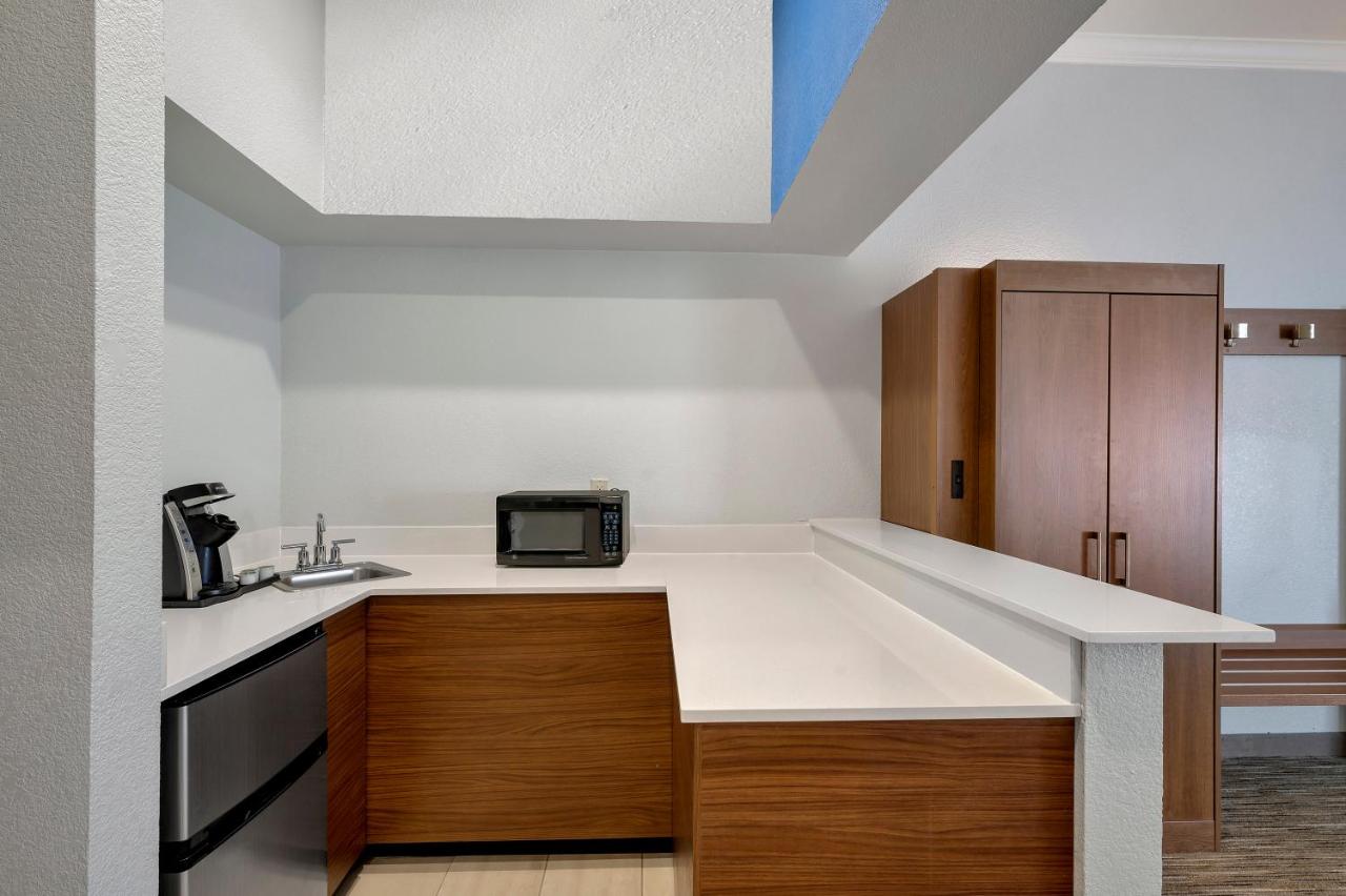 Executive King Suite with Sofa Bed at Holiday Inn Express & Suites Lufkin South by IHG