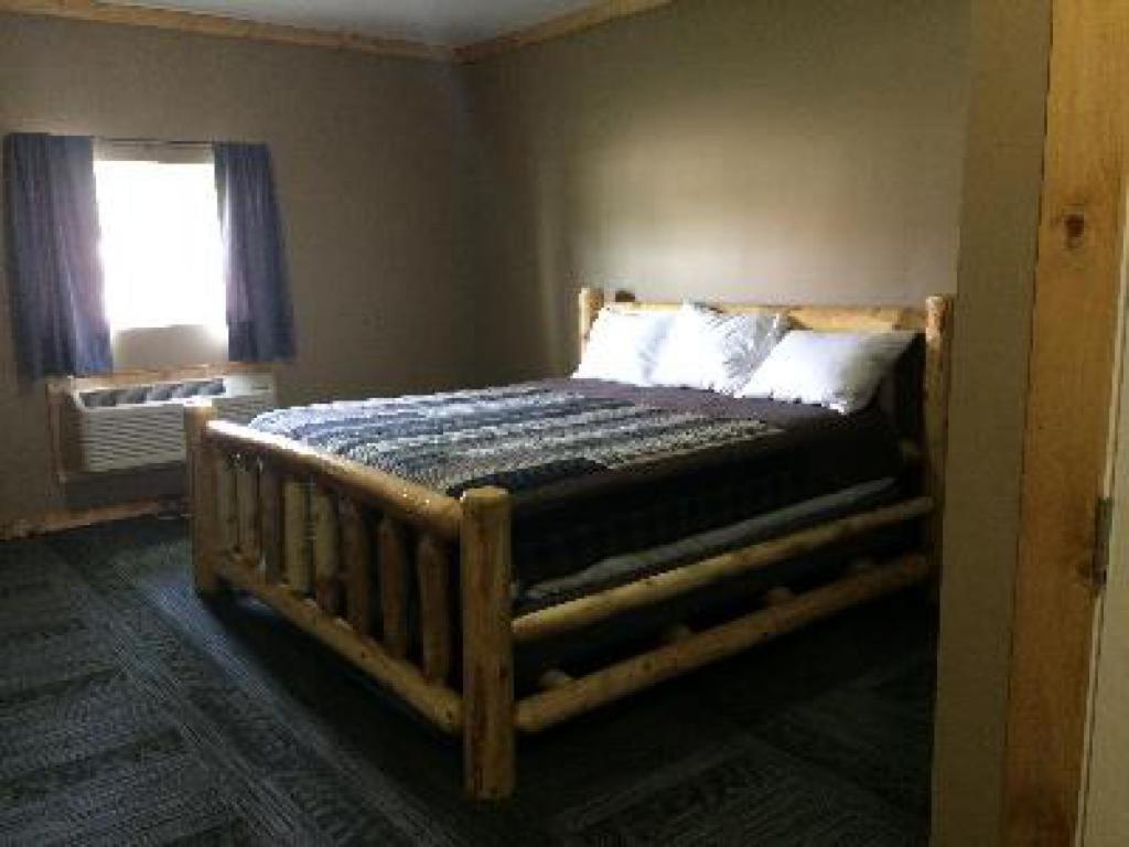 Big Horse Inn & Suites