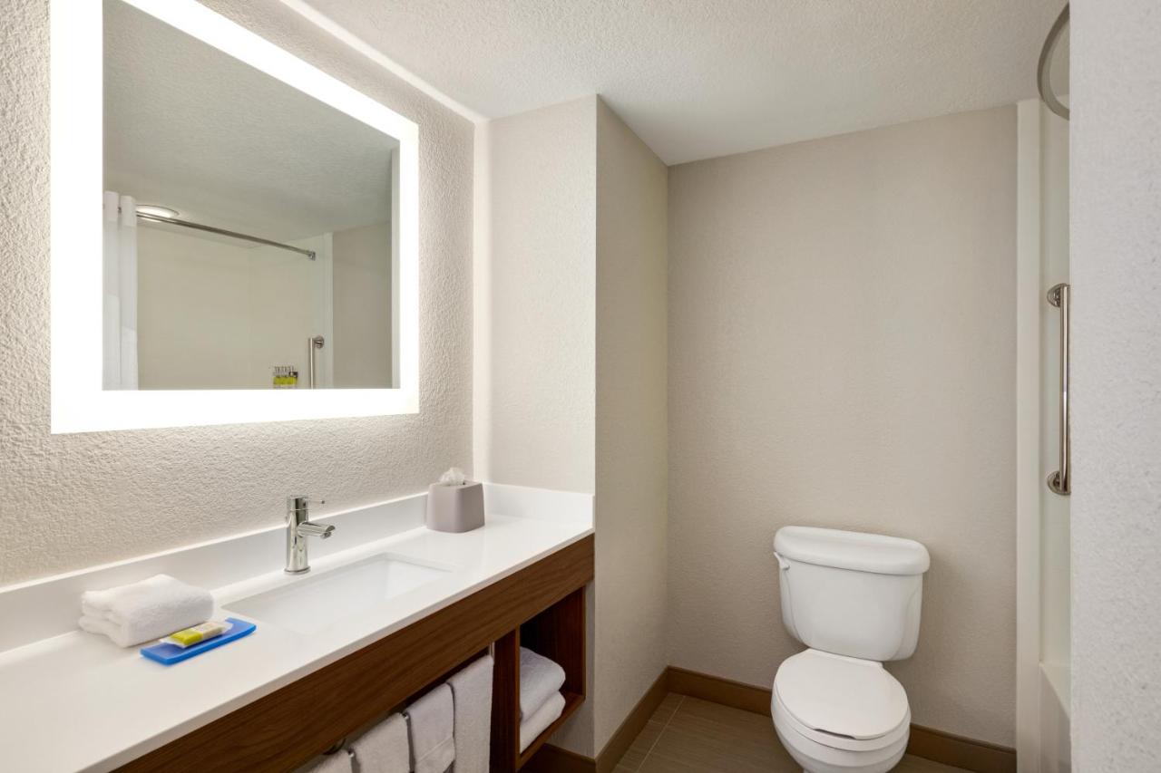 Standard Room at Holiday Inn Express & Suites Pembroke Pines-Sheridan St by IHG