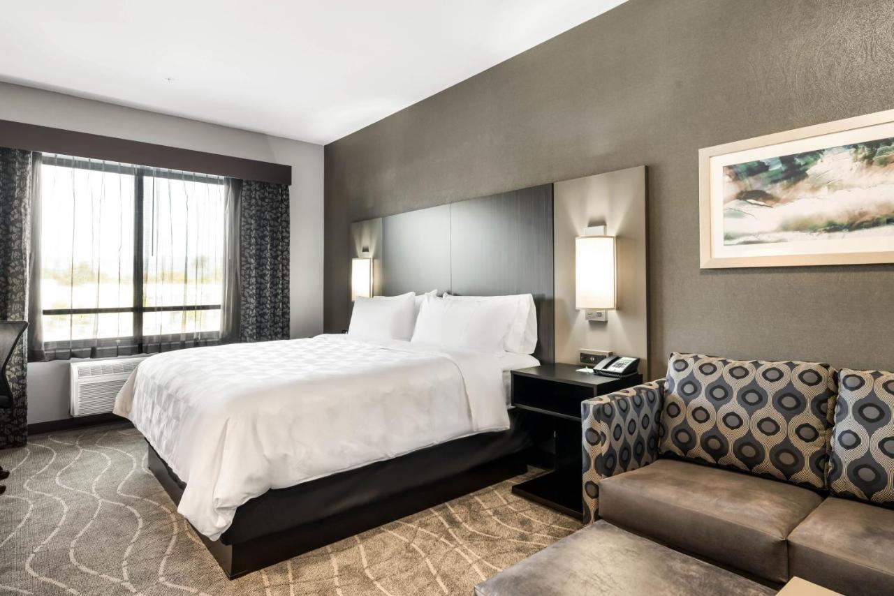 Executive Suite - Non-Smoking at Holiday Inn & Suites Silicon Valley - Milpitas by IHG