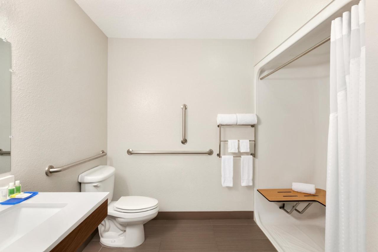 King Suite with Roll-In Shower - Disability Access/Non-Smoking at Holiday Inn Express & Suites Pembroke Pines-Sheridan St by IHG