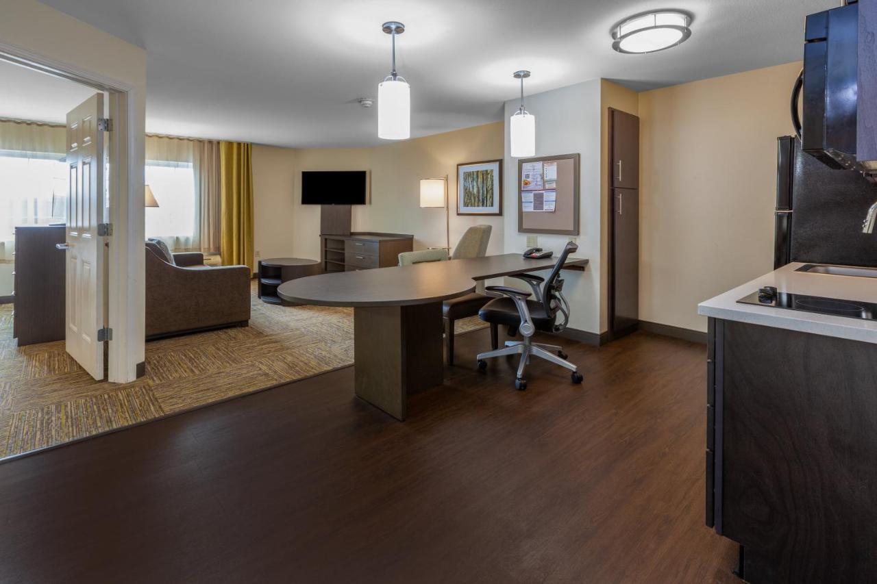 One-Bedroom King Suite with Sofa Bed at Candlewood Suites Kalamazoo Se, an IHG Hotel