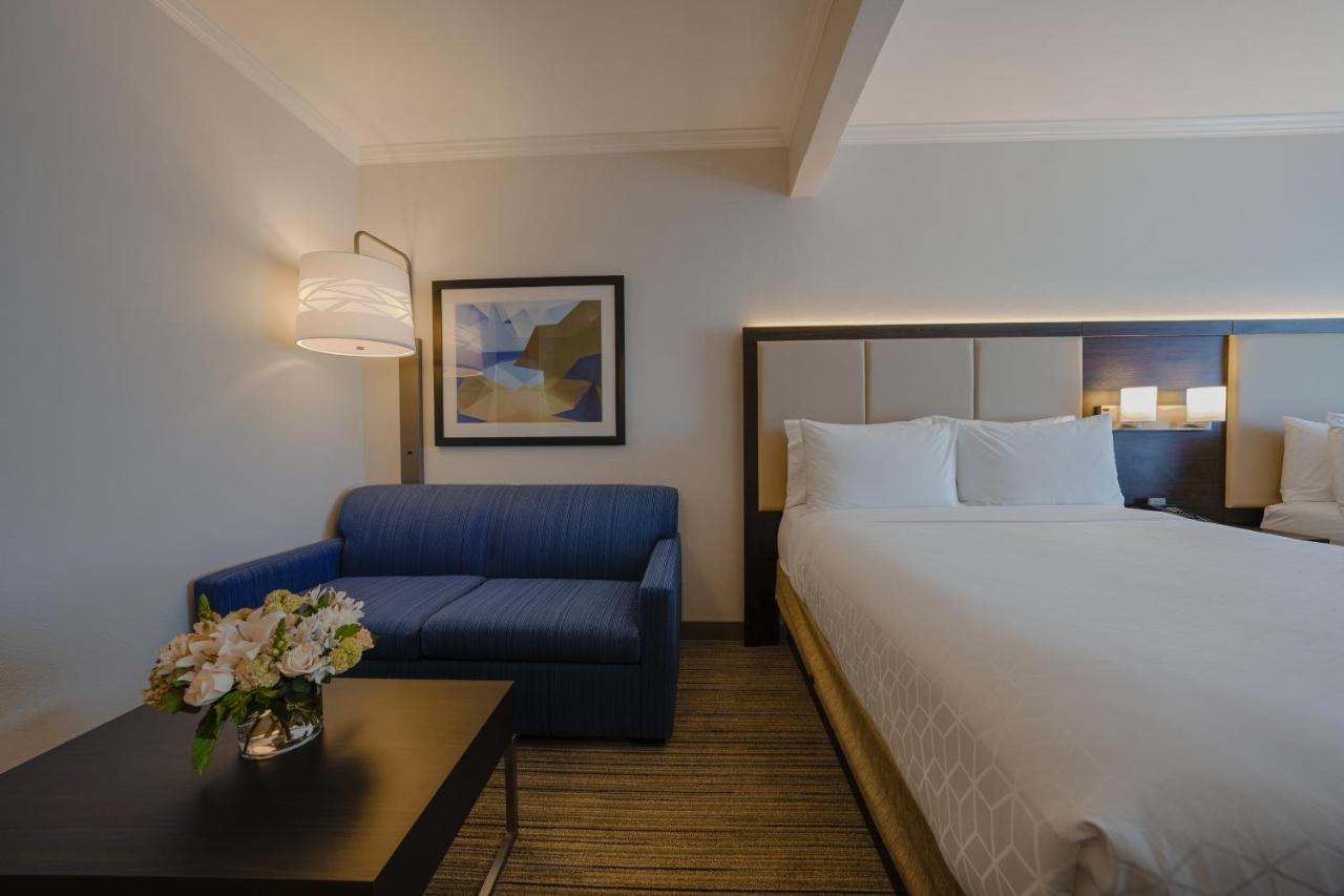 Queen Room with Two Queen Beds - Disability Access/Non-Smoking at Holiday Inn Express & Suites Santa Clara-Silicon Valley by IHG