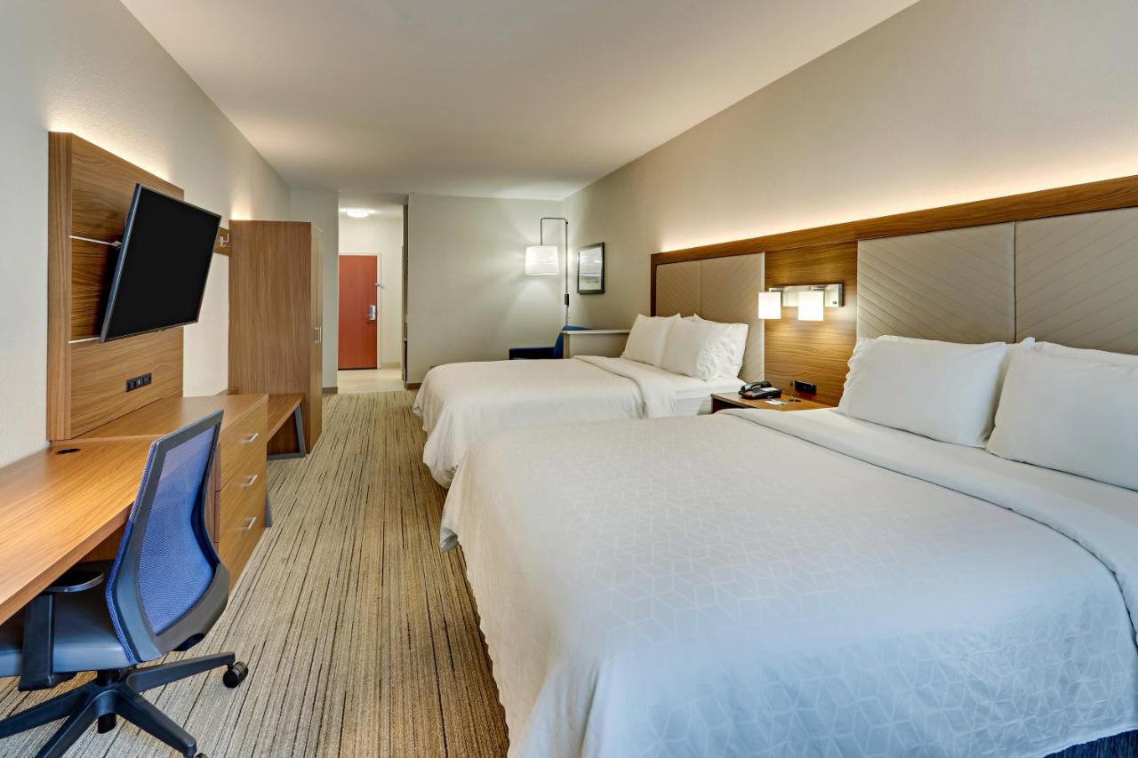 Queen Suite with Sofa Bed - Non-Smoking at Holiday Inn Express & Suites Weatherford by IHG