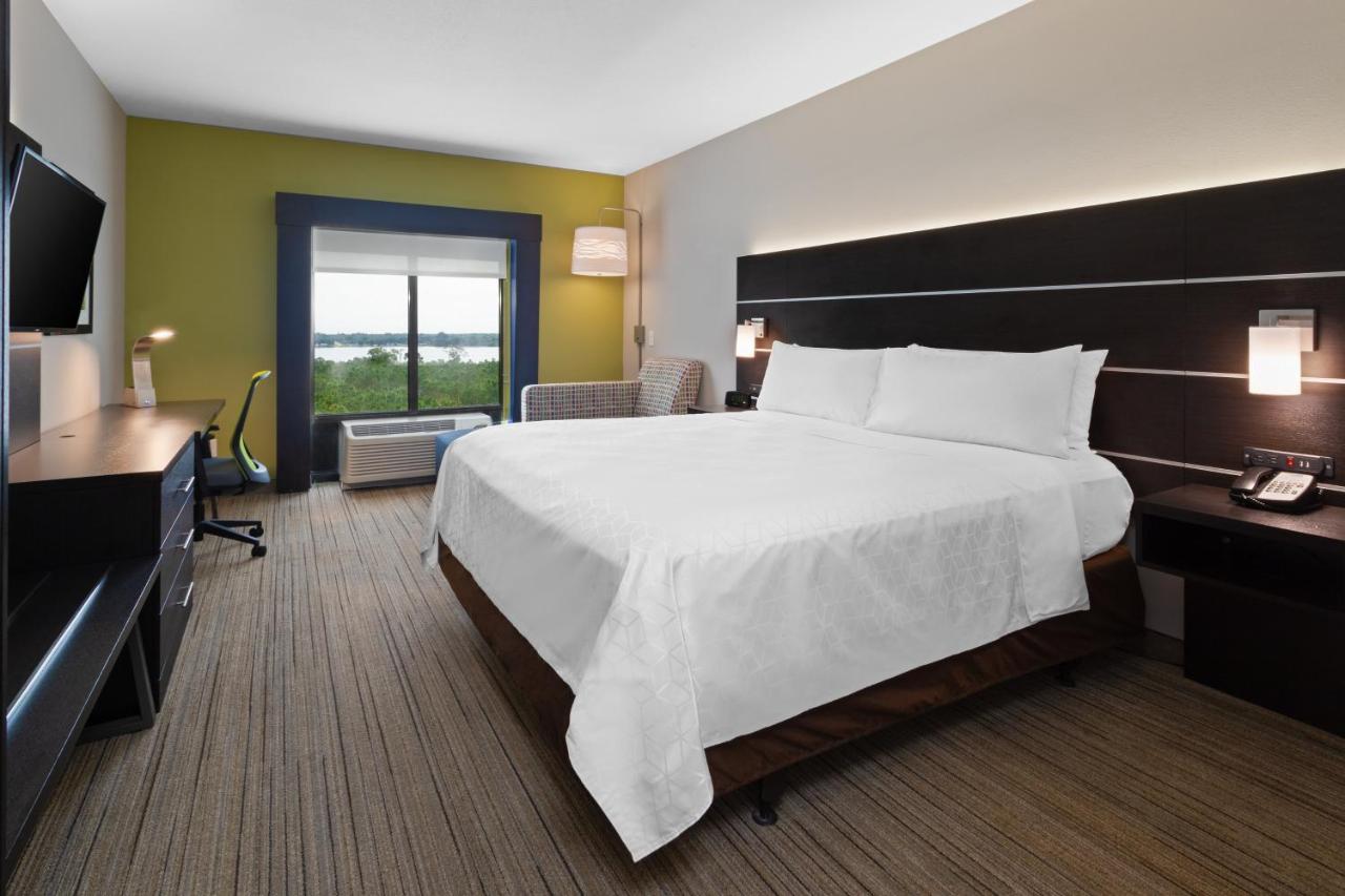King Room - Non-Smoking at Holiday Inn Express & Suites Lake Placid by IHG