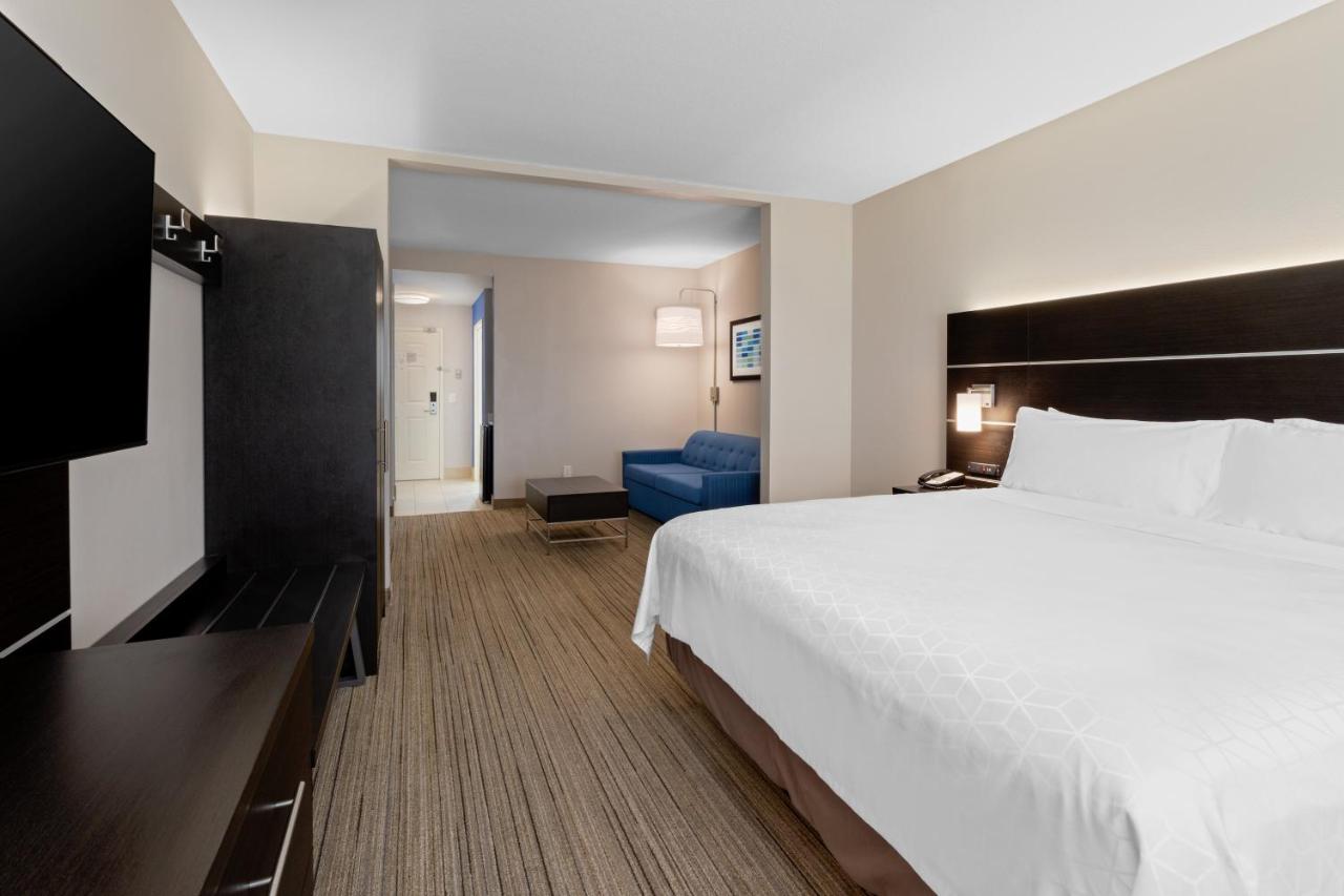 King Suite at Holiday Inn Express & Suites Lake Placid by IHG