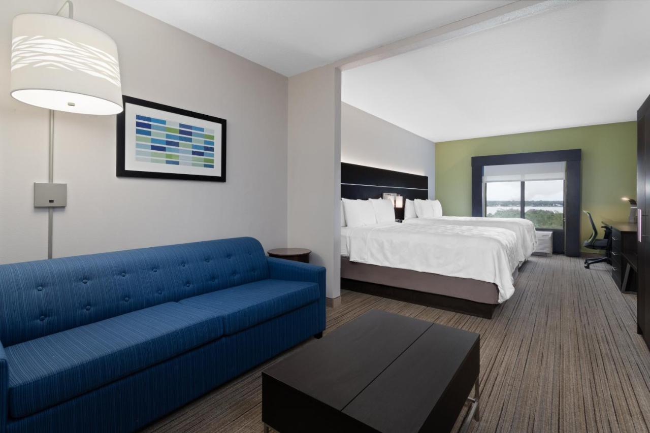 Queen Suite at Holiday Inn Express & Suites Lake Placid by IHG