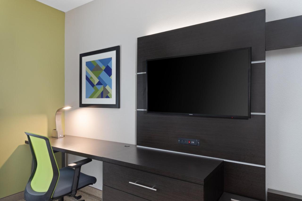 Executive Suite - Non-Smoking at Holiday Inn Express & Suites Lake Placid by IHG