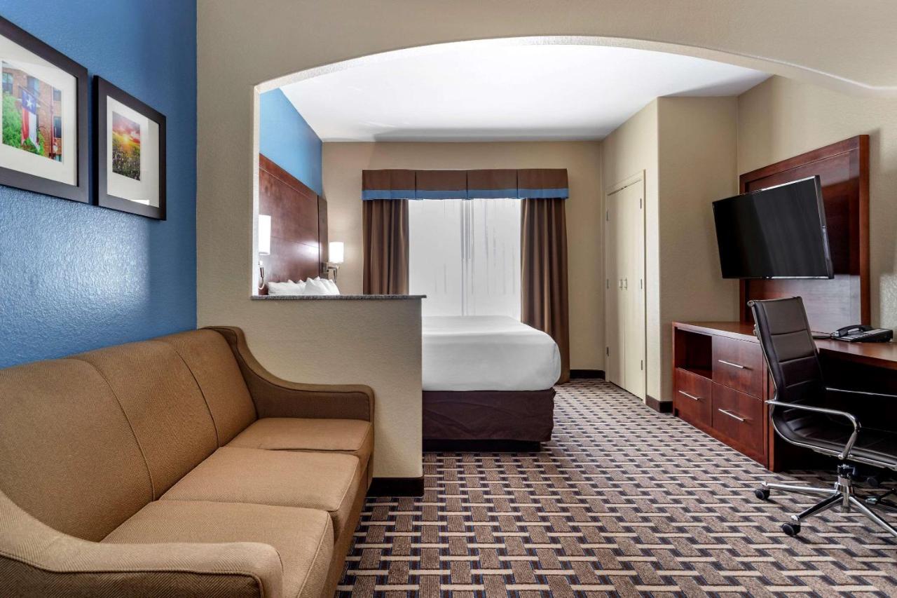 King Suite - Non-Smoking at Comfort Suites Georgetown
