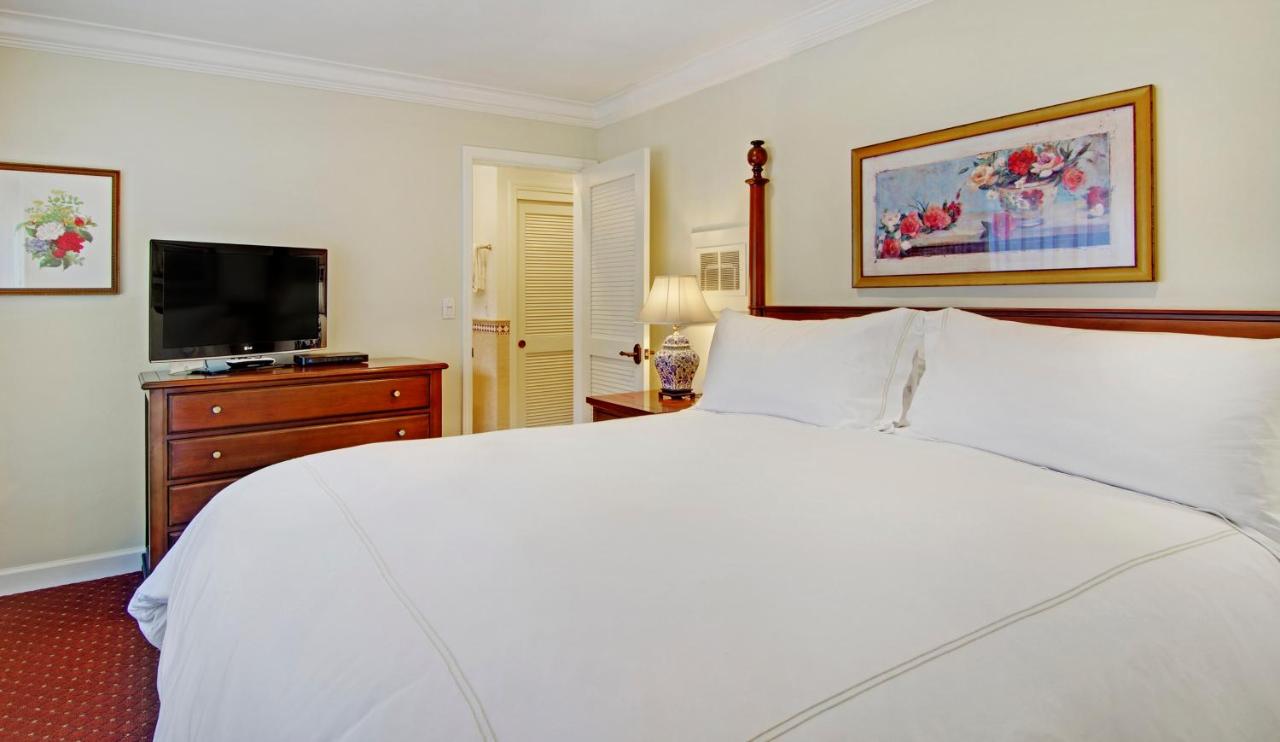 King Suite at Wayside Inn